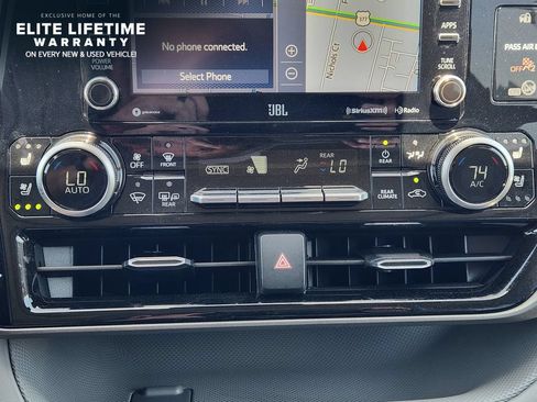Used 2020 Toyota Highlander Limited AWD/4WD image 17