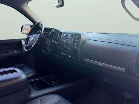 Used 2008 Chevrolet Silverado 2500 LT w/ 2LT Convenience Package image 18