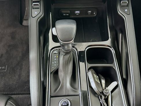 Used 2024 Kia Telluride EX w/ EX Captain's Chair Package FWD image 24