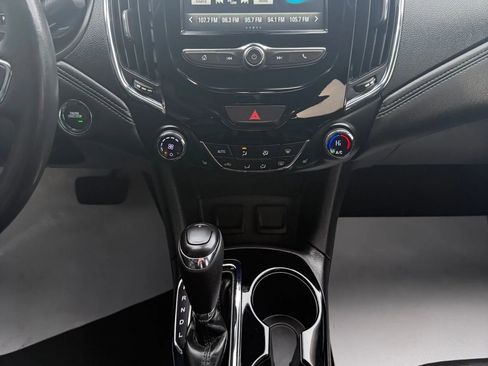 Used 2018 Chevrolet Cruze Premier w/ Enhanced Convenience Package image 19