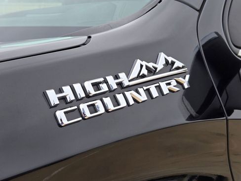 Used 2023 Chevrolet Silverado 1500 High Country w/ Technology Package AWD/4WD image 34