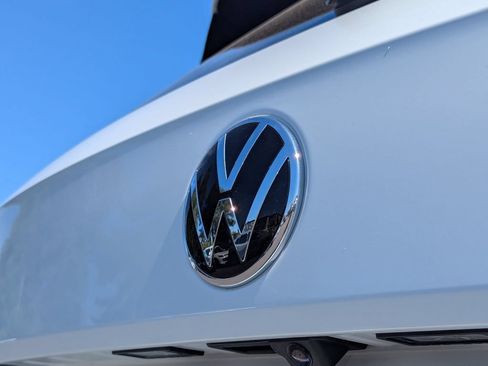 Used 2023 Volkswagen Taos SE AWD/4WD image 31