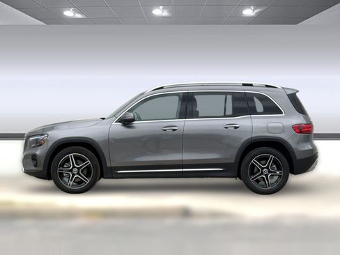 Certified 2026 Mercedes-Benz GLB 250 4MATIC image 2