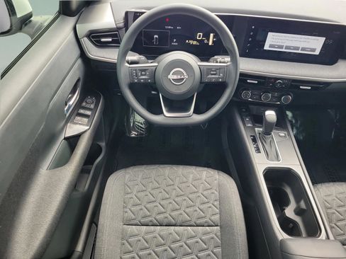 Certified 2025 Nissan Kicks SV image 27