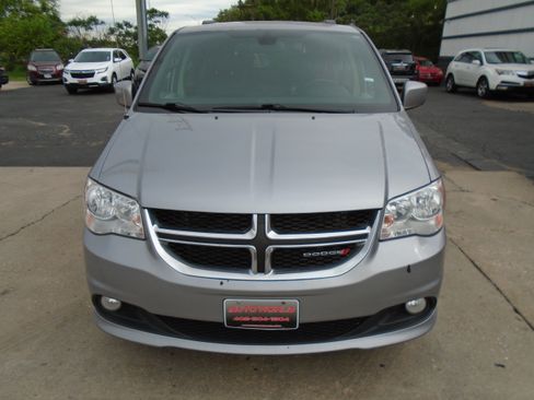 Used 2019 Dodge Grand Caravan SXT FWD image 7
