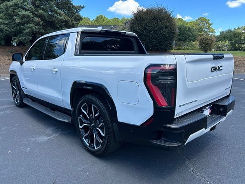 Used 2025 GMC Sierra EV Denali AWD/4WD image 21