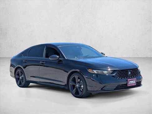 Used 2025 Honda Accord Sport image 3
