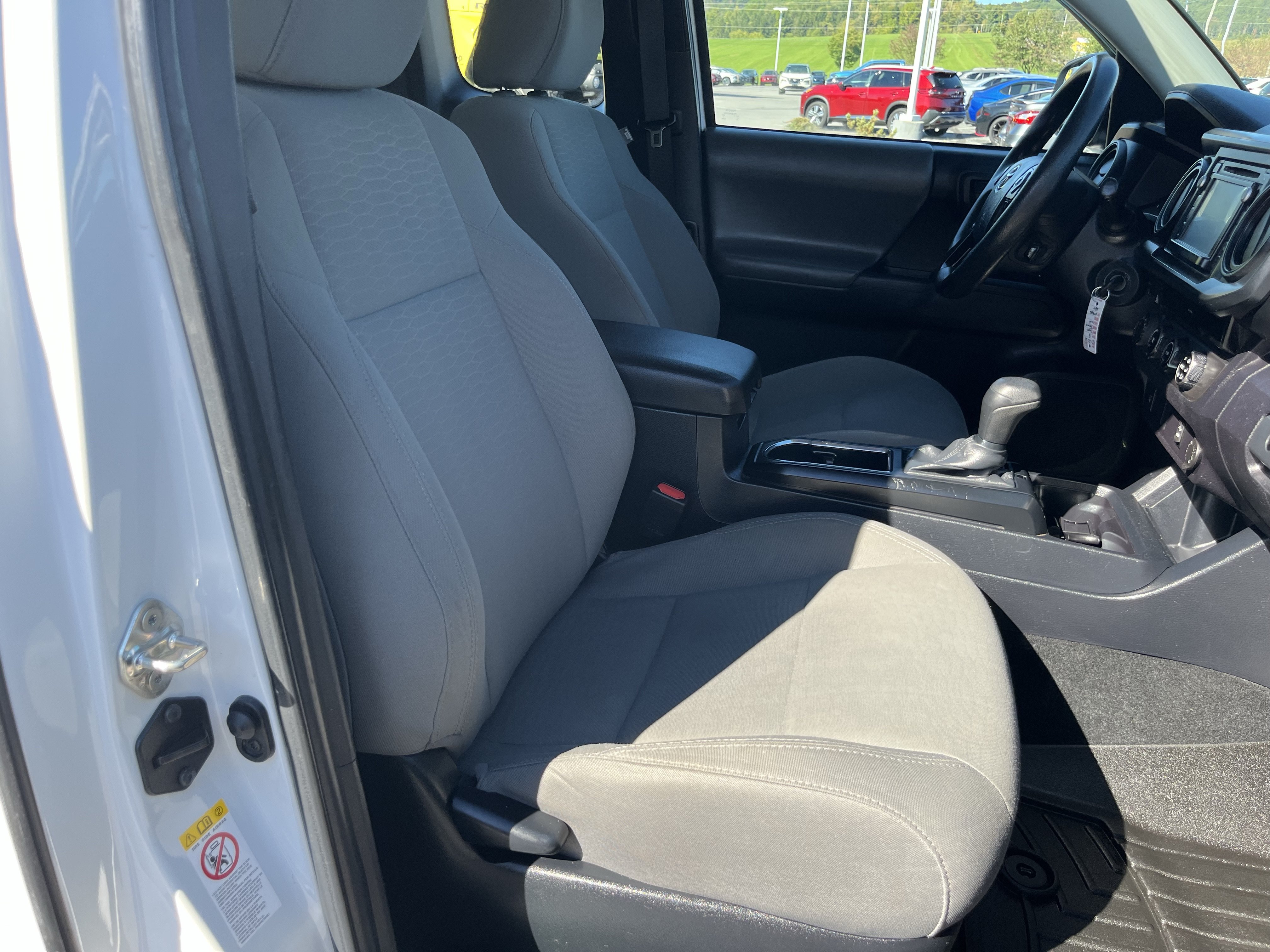 Used 2018 Toyota Tacoma SR AWD/4WD image 3