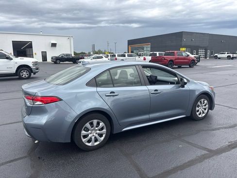 Used 2022 Toyota Corolla LE FWD image 11