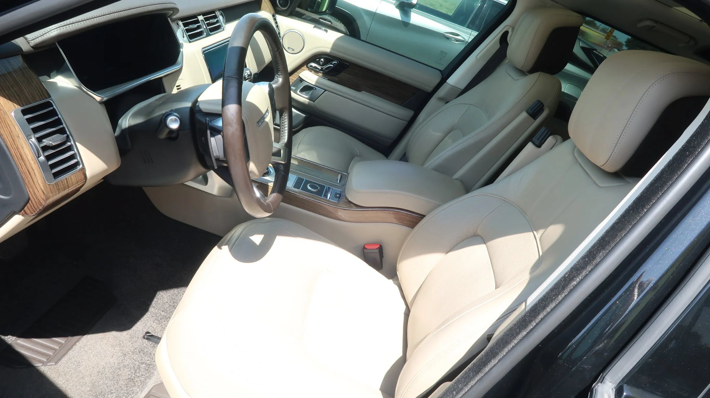 Used 2018 Land Rover Range Rover HSE AWD/4WD image 18