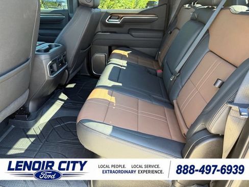 Used 2025 Chevrolet Silverado 1500 High Country w/ High Country Premium Package AWD/4WD image 11