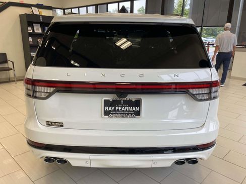 Used 2025 Lincoln Aviator Reserve w/ Equipment Group 201A image 6