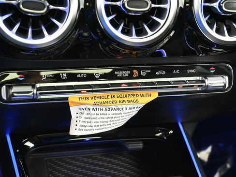 New 2025 Mercedes-Benz GLA 250 4MATIC image 17