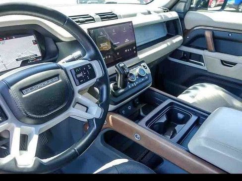Used 2022 Land Rover Defender 90 X-Dynamic HSE AWD/4WD image 13