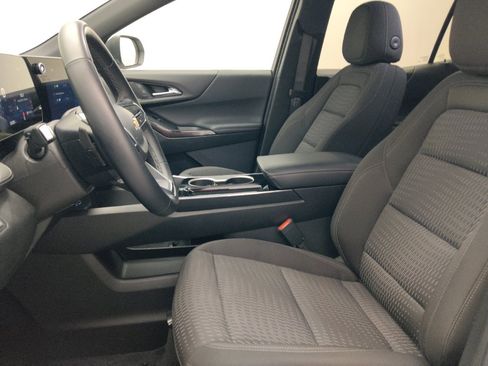 Used 2025 Chevrolet Equinox LT FWD image 17