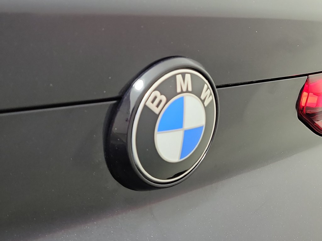 Used 2022 BMW X6 xDrive40i w/ M Sport Package AWD/4WD image 5