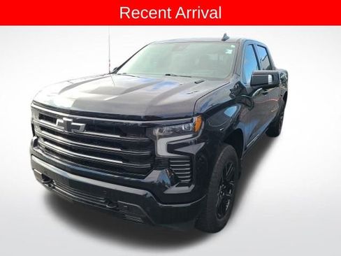 Used 2025 Chevrolet Silverado 1500 High Country w/ Midnight Edition image 3