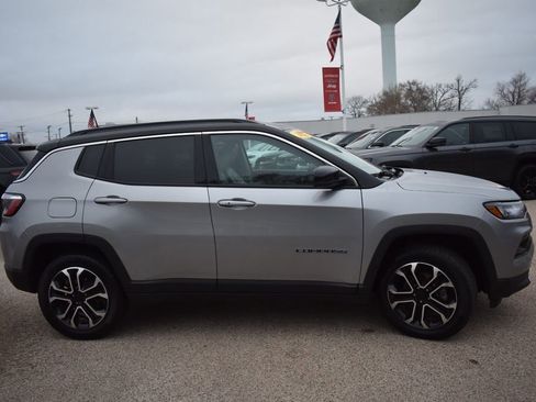 Used 2022 Jeep Compass Limited image 8