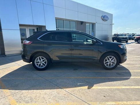 Used 2024 Ford Edge SEL w/ Convenience Package AWD/4WD image 8