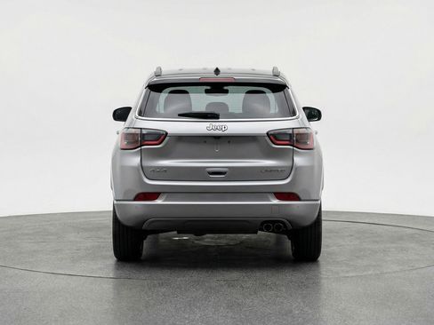 Used 2025 Jeep Compass Limited image 7