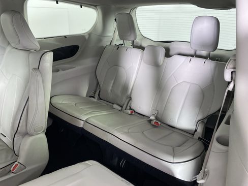 Used 2018 Chrysler Pacifica Limited w/ Advanced Safetytec Group image 35