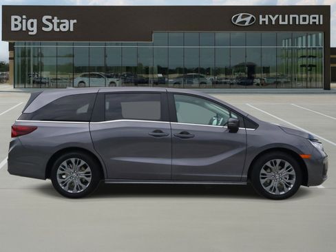 Used 2026 Honda Odyssey Touring image 5