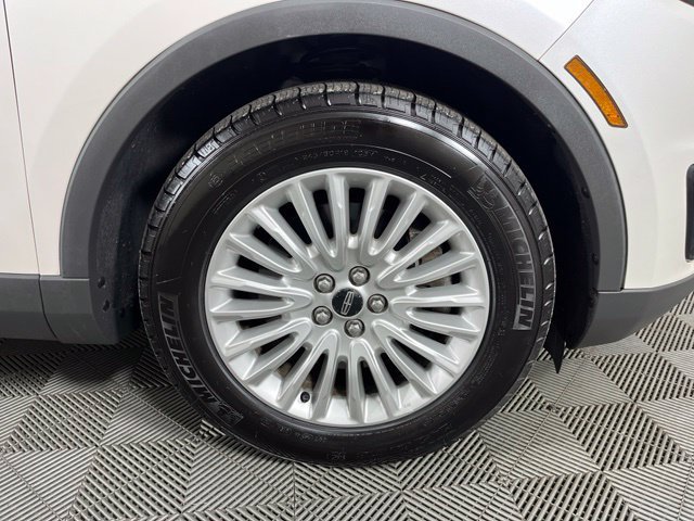 Used 2019 Lincoln Nautilus Premier AWD/4WD image 9