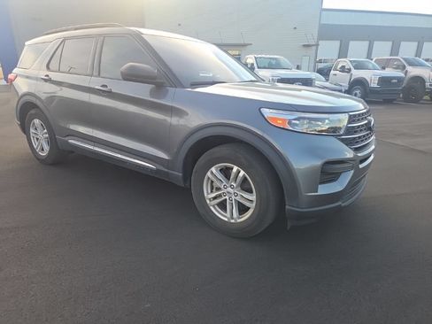 Used 2023 Ford Explorer XLT RWD image 14