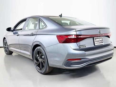 New 2026 Volkswagen Jetta SE FWD image 3