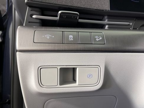 Certified 2025 Hyundai Kona SEL AWD/4WD image 31