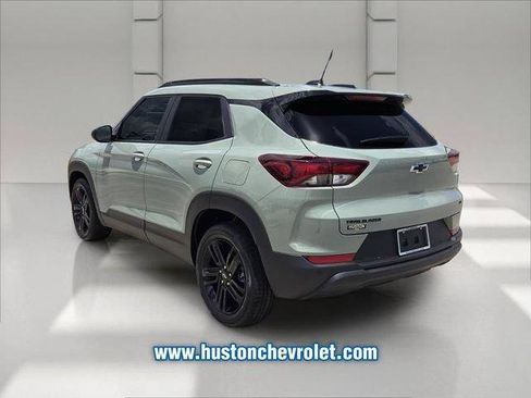 New 2026 Chevrolet TrailBlazer LT w/ Midnight Edition FWD image 3