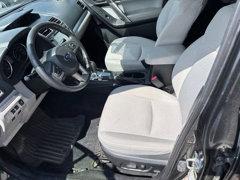 Used 2018 Subaru Forester 2.5i Premium w/ All-Weather Package AWD/4WD image 5