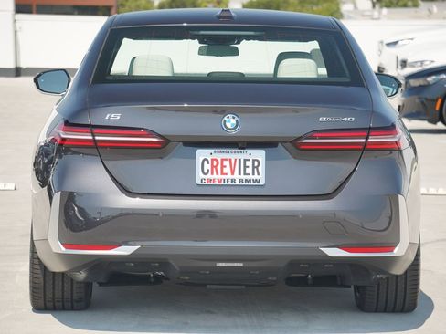 Used 2026 BMW i5 eDrive40 w/ Premium Package image 6