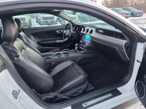 Used 2022 Ford Mustang Premium image 12