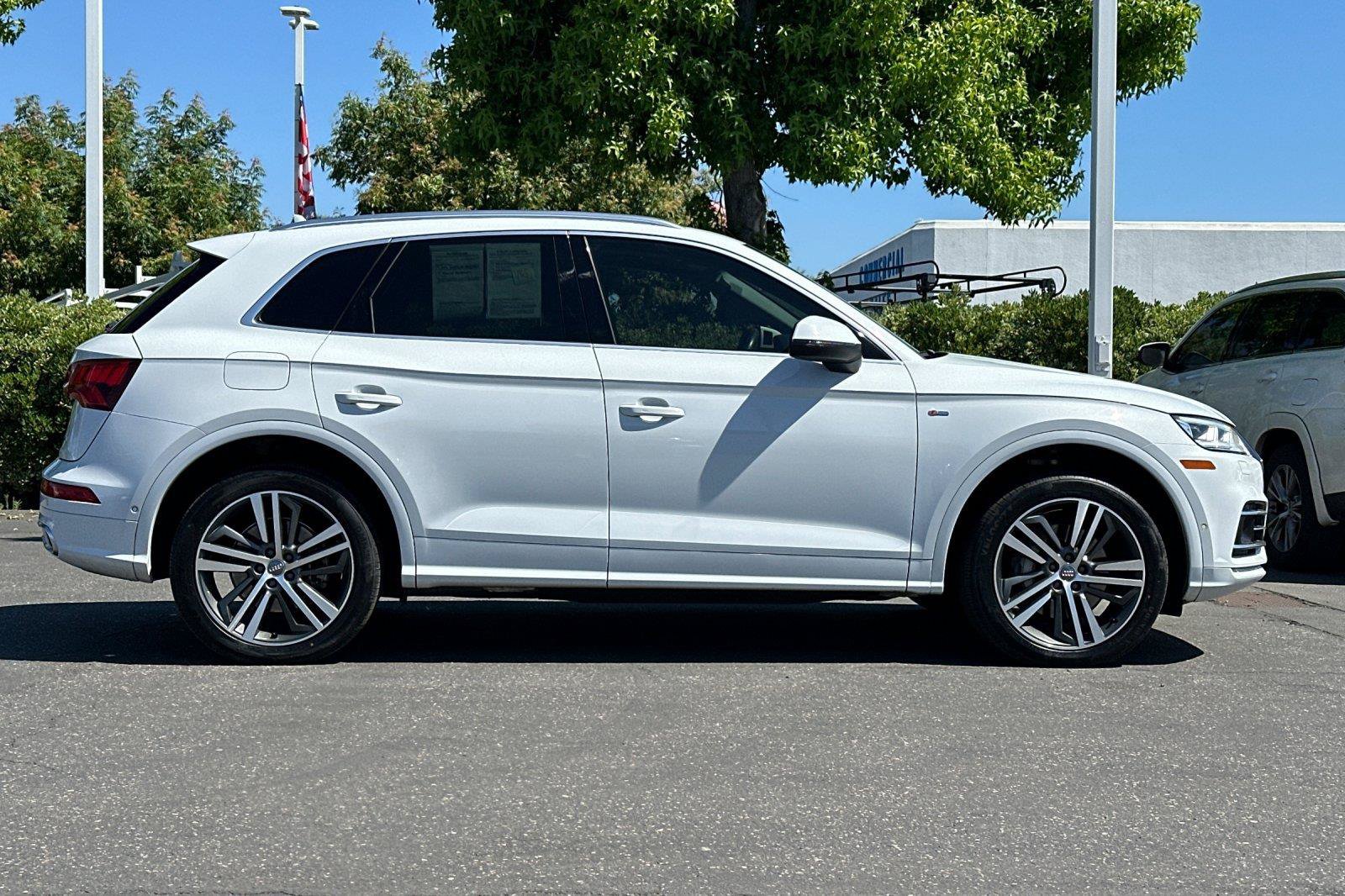 Used 2020 Audi Q5 e Prestige w/ Prestige Package AWD/4WD image 2