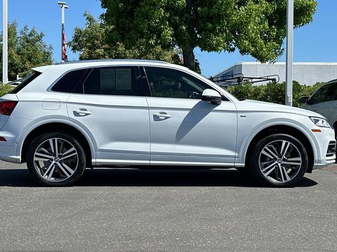 Used 2020 Audi Q5 e Prestige w/ Prestige Package AWD/4WD image 2