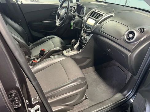 Used 2016 Chevrolet Trax LT w/ LT Convenience Package image 12