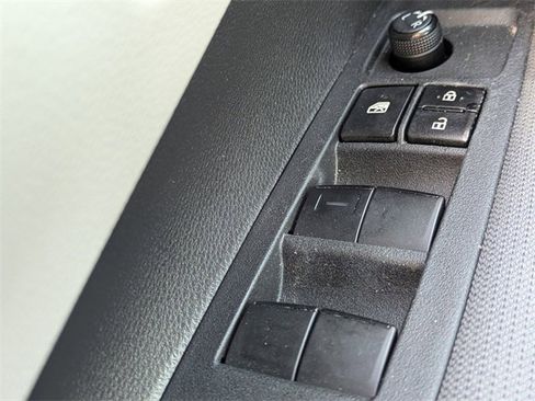 Used 2022 Toyota Corolla LE image 25