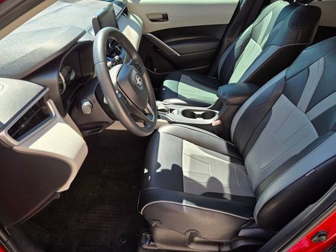 Used 2022 Toyota Corolla Cross LE image 12