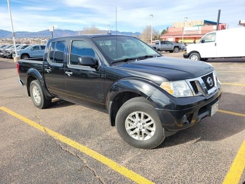Used 2016 Nissan Frontier SV image 3