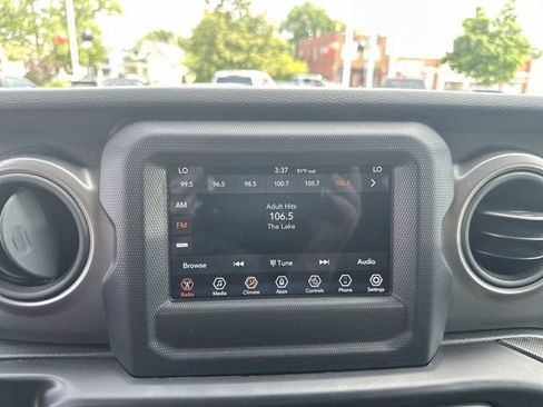 Used 2022 Jeep Wrangler Sport AWD/4WD image 13