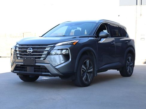 Used 2024 Nissan Rogue SL w/ SL Premium Package FWD image 2