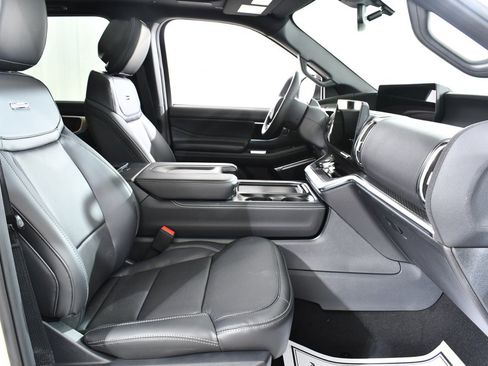 New 2026 Ford Expedition Max Platinum image 10