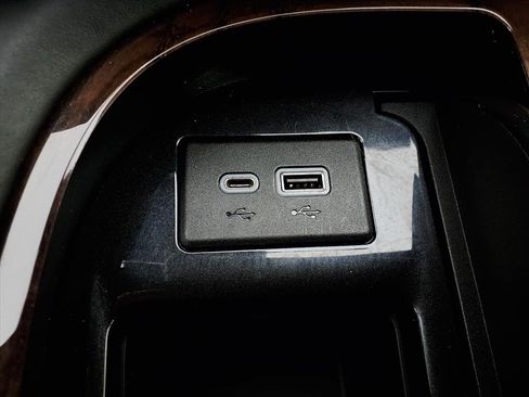 Used 2021 Cadillac Escalade Sport Platinum image 25