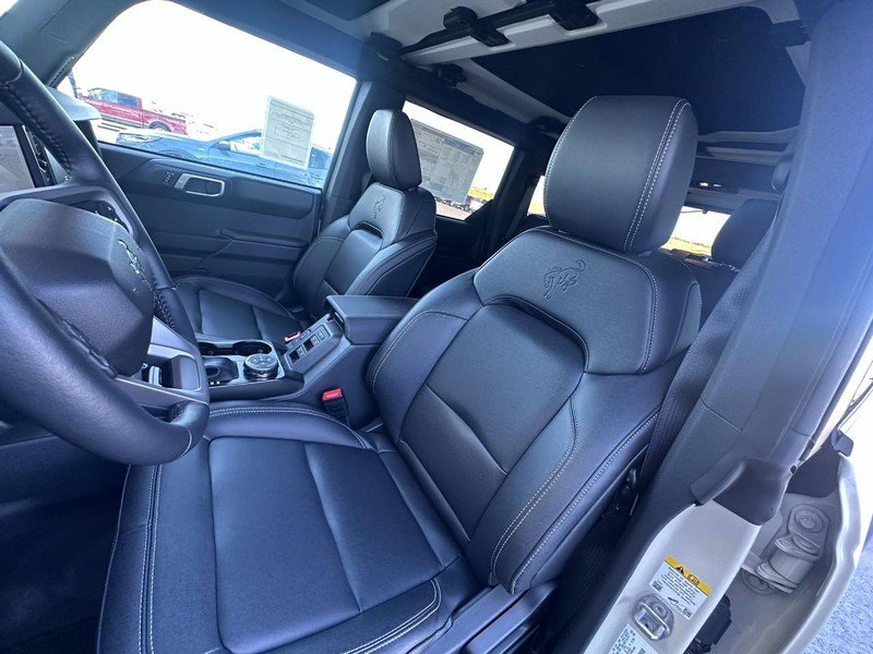 Used 2025 Ford Bronco Badlands AWD/4WD image 8