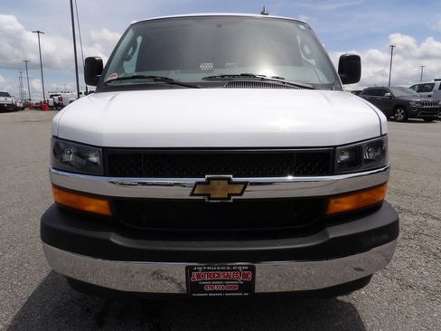 Used 2025 Chevrolet Express 2500 w/ Driver Convenience Package RWD image 12