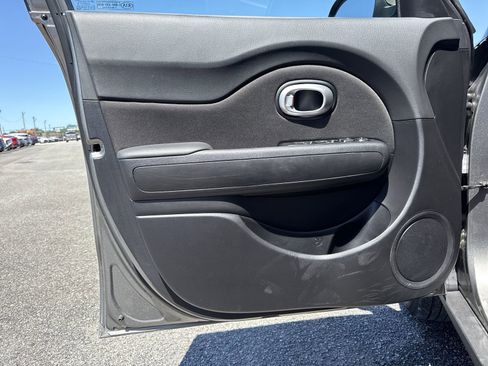 Used 2019 Kia Soul FWD image 12