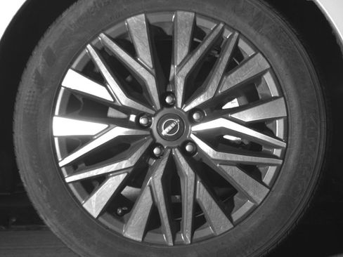 Used 2025 Nissan Altima 2.5 SV image 13