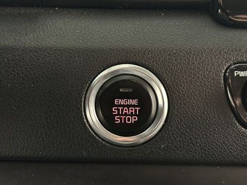 Used 2017 Kia Niro LX image 9