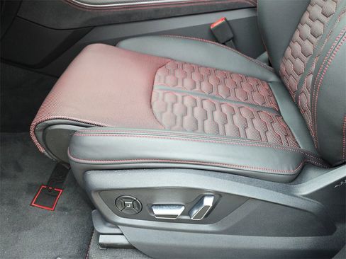 New 2025 Audi RS Q8 performance image 17